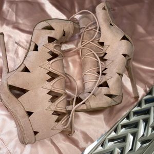 Size 7 4in heel mauve open toed